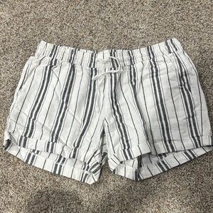 Old Navy White and Black Cargo Shorts with Elastic Waistband